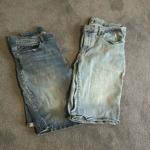 2pair of Bermuda Levi shorts